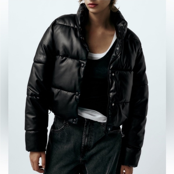 Zara Size Medium Cropped Faux Leather Black Puffer Jacket Winter Coat - Picture 1 of 10